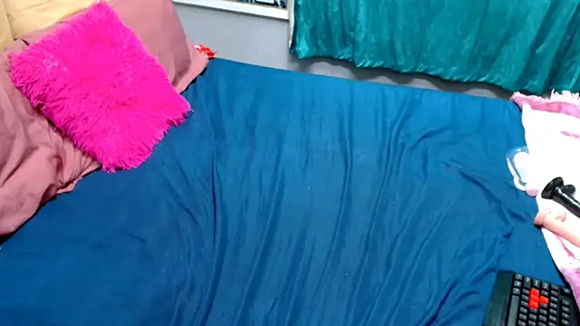 RoxyLuvxxx's Live XXX Chat