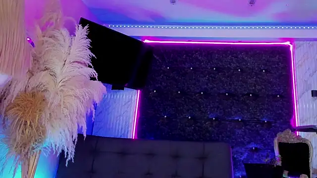 Queens_Wonders_Blonders Adlı Modelin Canlı XXX Sohbeti