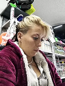 XXX chat uživo modela Tefannyy_