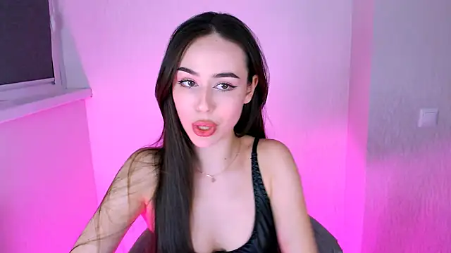 EmiliEliott Chat XXX live