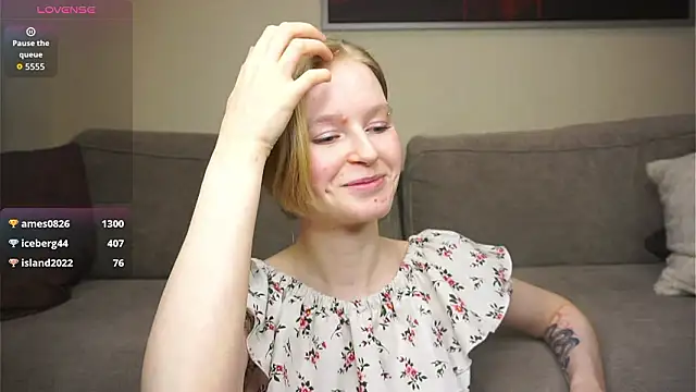 ToyaPletz élő XXX-chatje