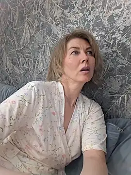 stellahere8 Adlı Modelin Canlı XXX Sohbeti