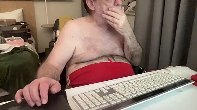 coach-karl's Live XXX Chat