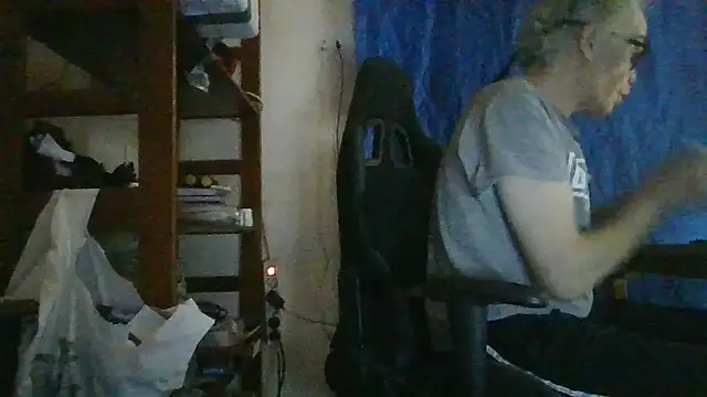 Živý XXX chat Charliebraum1974