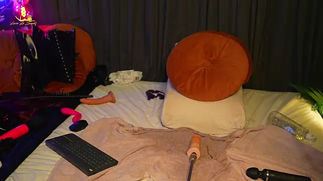 lacie_le_beauty's Live XXX Chat