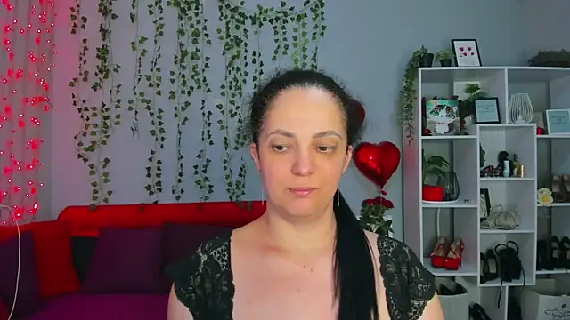 DarlingMilf: διαδικτυακό σόου στην κάμερα