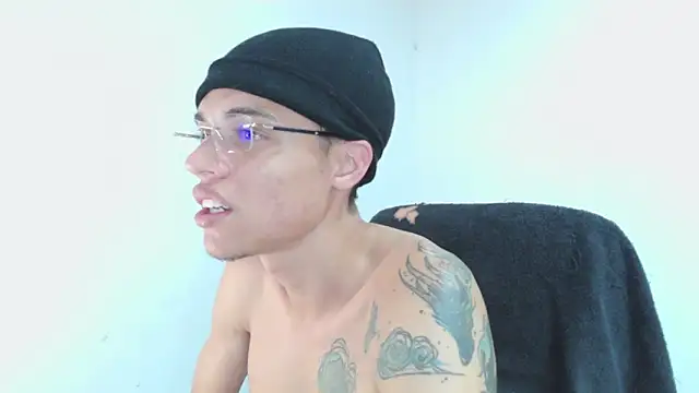 Pokazy przed kamerką – Smith_Gael