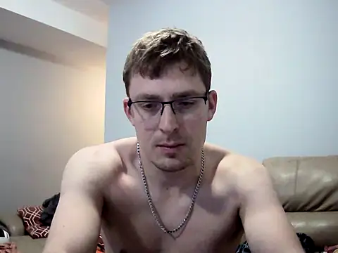 jungleking_88 Show in webcam