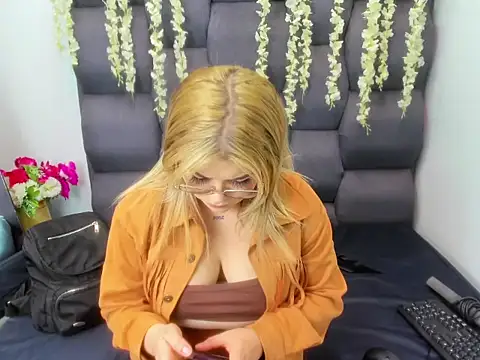 Chat XXX en directo de JuliettaRousse69