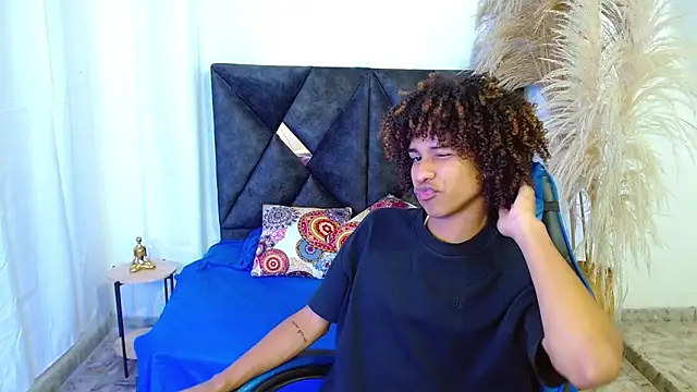 angelll18_ Show in webcam