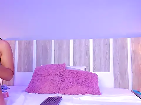 EmilySearss' Live XXX Chat