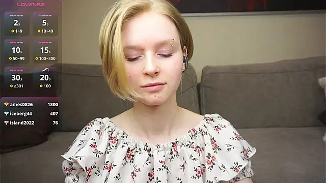 ToyaPletz's Live XXX Chat