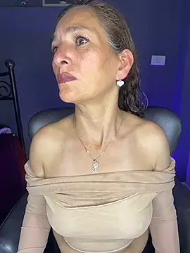 Chat XXX en directo de JennaMilf_