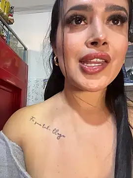 Chatroom XXX en direct de Sara_fun