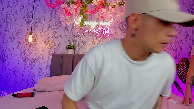 Bonny_and_carrot's Webcam Show