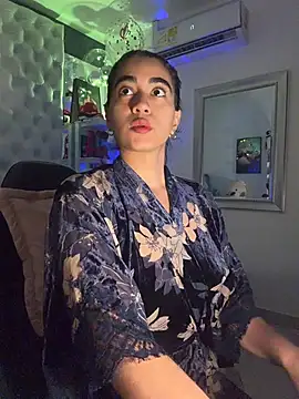 ZarahEvansのライブXXXチャット