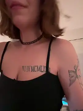 Mia_Railey Show in webcam