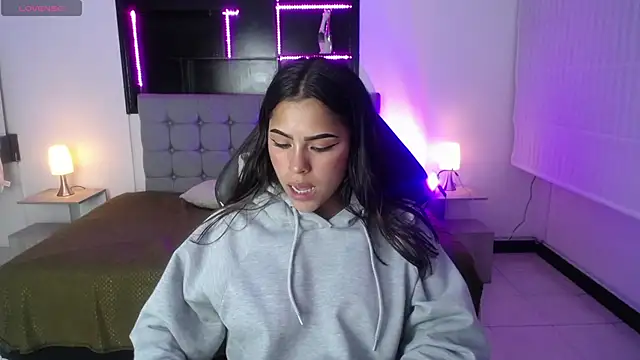 Chat +18 de _chloe_1 ao vivo