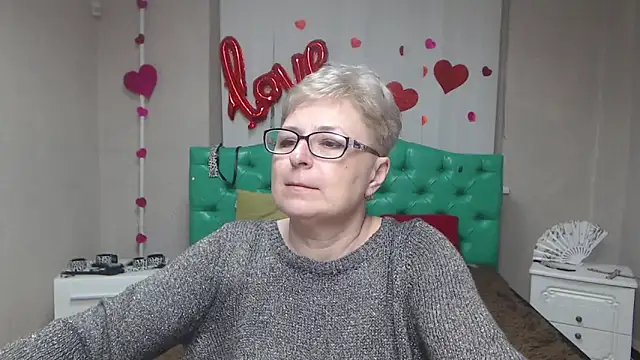 EmiliaGreen Live XXX chat