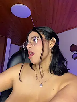 Isabella_boobd 现场XXX聊天