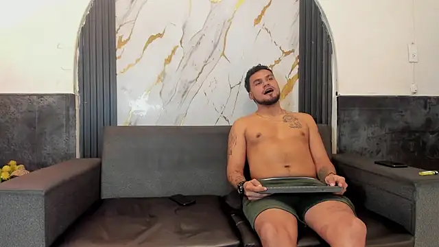 Latins_on_fire: онлайн-секс-чат