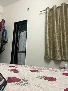 Show modela bitujd4 na web-kameri