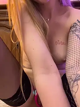 Cute-Alice's Live XXX Chat