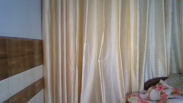 Yashika_Loves 即時 XXX 聊天