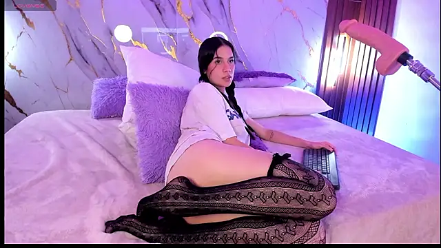 Emmiicute élő XXX-chatje