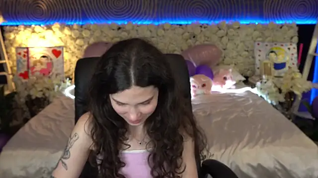 BabyFlowerr élő XXX-chatje