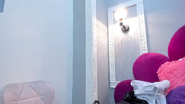 Chat +18 de Bonniie_22 ao vivo