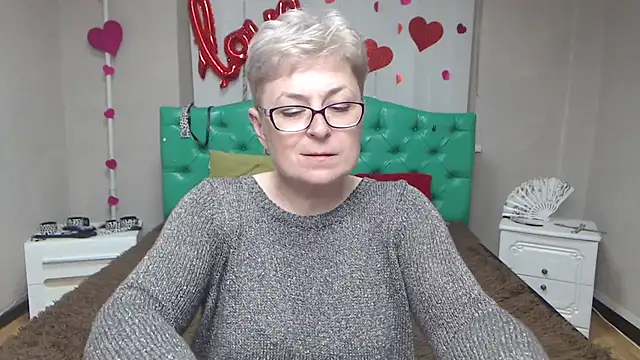 EmiliaGree's Live XXX Chat