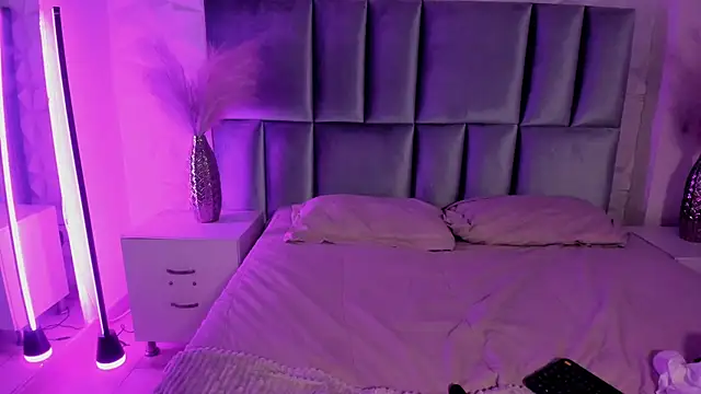 HollyPeach Live XXX Chat