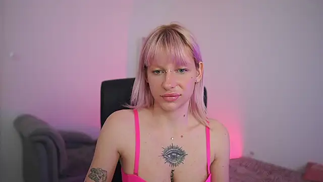 Chat +18 de NadiaTiger18 ao vivo