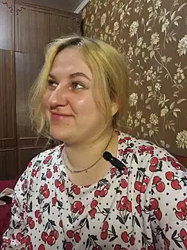 LianaJu élő XXX-chatje