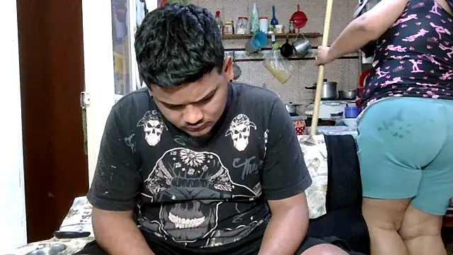 Chat XXX en directo de Boycuriousxxx