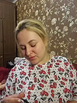 LianaJu: онлайн-секс-чат