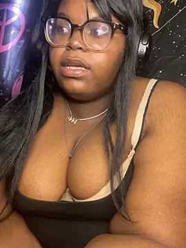 nylatheupgrade's Live XXX Chat