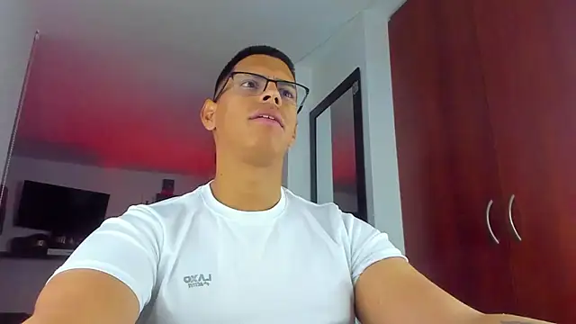 _John_Boy_ Adlı Modelin Web Kamerası Şovu