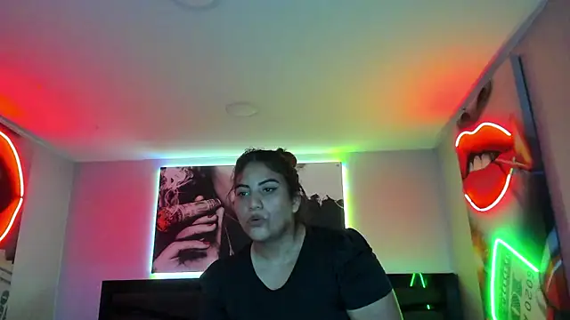 Chat +18 de Sara_Bdsm_ ao vivo