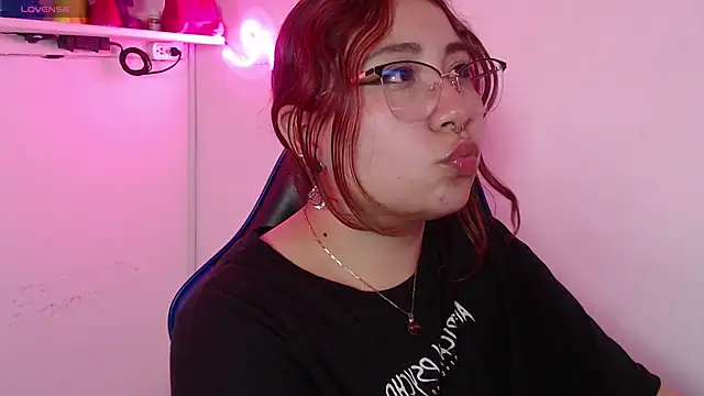 littlee_red Chat XXX in diretta