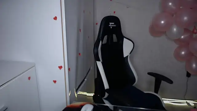 Milky-wey's Live XXX Chat