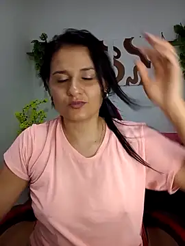 elena_jonees Adlı Modelin Canlı XXX Sohbeti