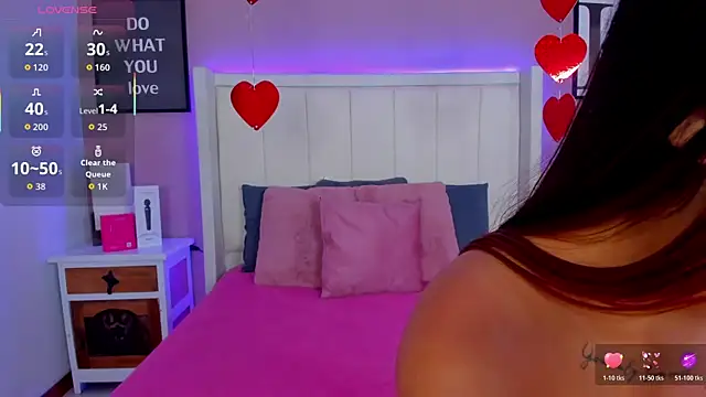 sarahyessica Adlı Modelin Canlı XXX Sohbeti