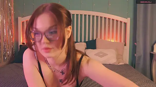 AprilFarrowy Chat XXX in diretta