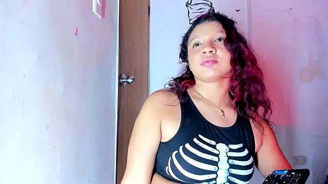 Emily_Coper18 Live XXX Chat