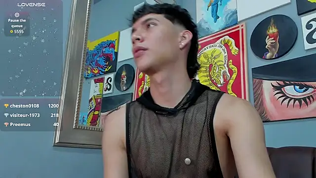 แชท XXX สดของ AronTawers