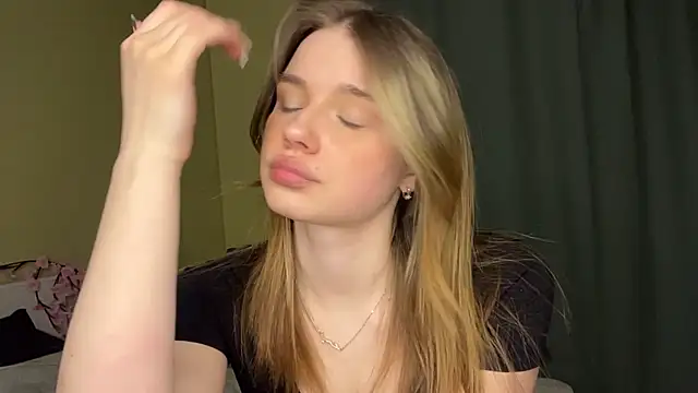 EarthaStinett's Live XXX Chat