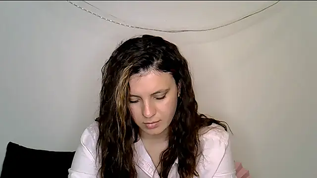 Chat XXX en directo de KiraHoney