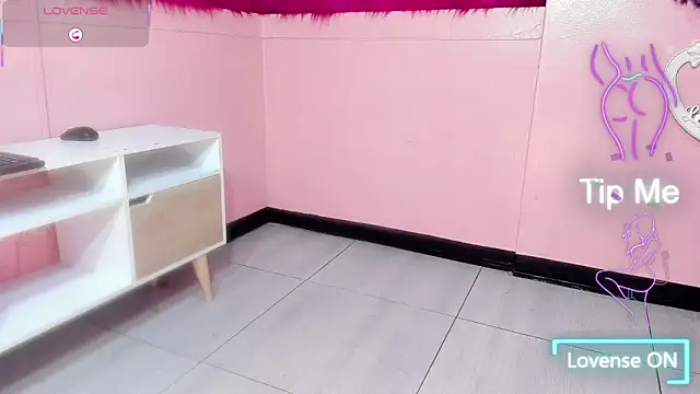 Онлайн чат XXX Karlaa_Hernandez_